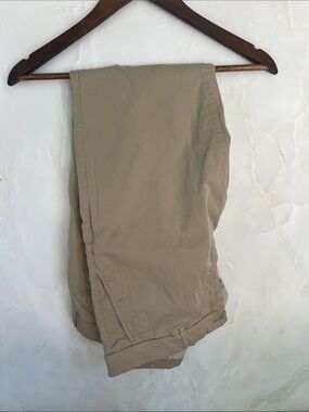Classic Men's Chino Pants in Light Khaki